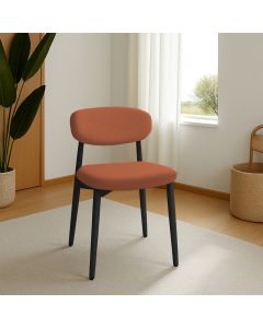 Cadeira de Jantar Lucy Estrutura Aço Carbono Laminado Preto com Estofado Poliuretano Caramelo